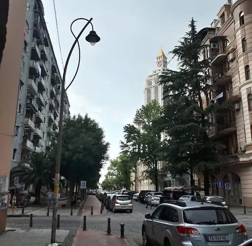 Flat Near The Boulevard/Дом Около Бульвара